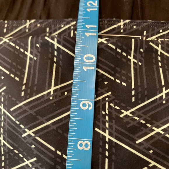 LL Bean Leggings Womens Sz LP Navy Geometric Patterned Stretch Comfort Ankle - Picture 9 of 10